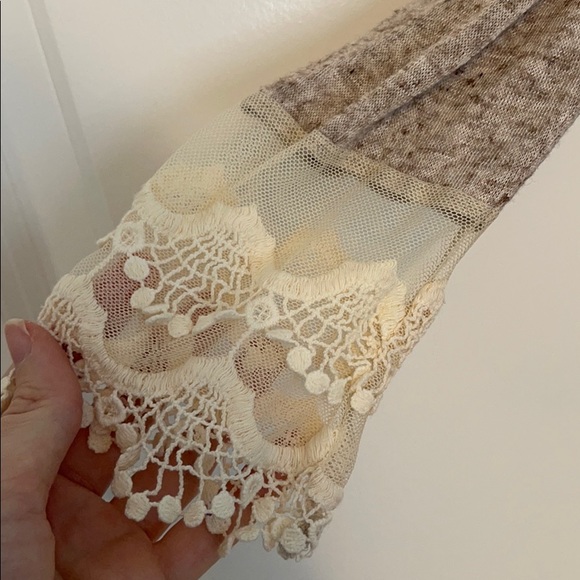 blouse - Picture 4 of 5